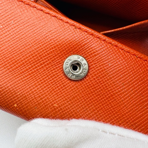 Prada compact Saffiano leather wallet - Picture 4 of 6